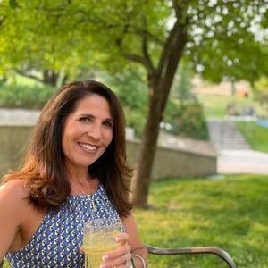 Meet your Posher, Carla